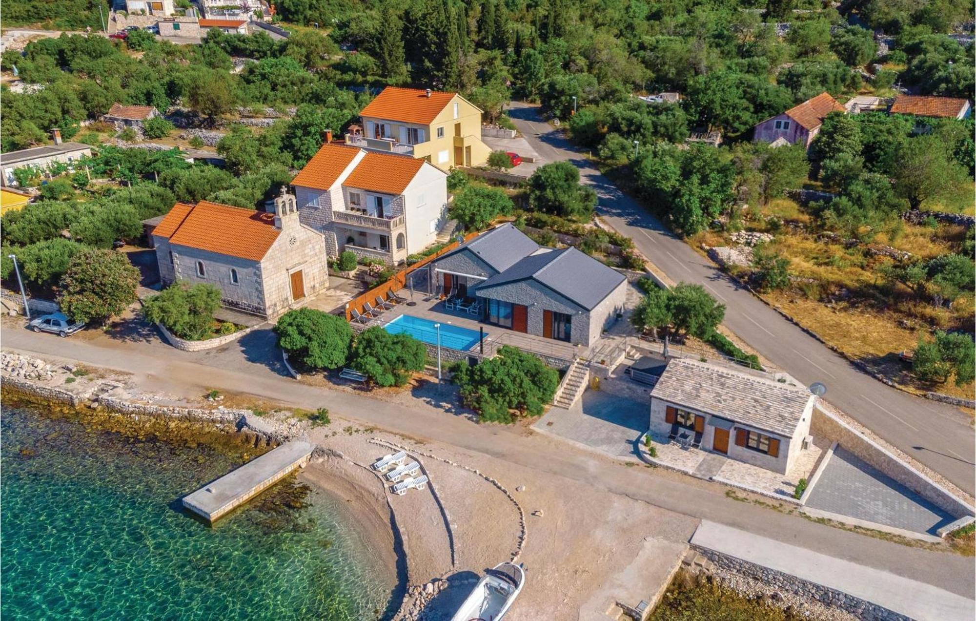 Nice Home In Kneze With Wifi Pupnat Exterior photo
