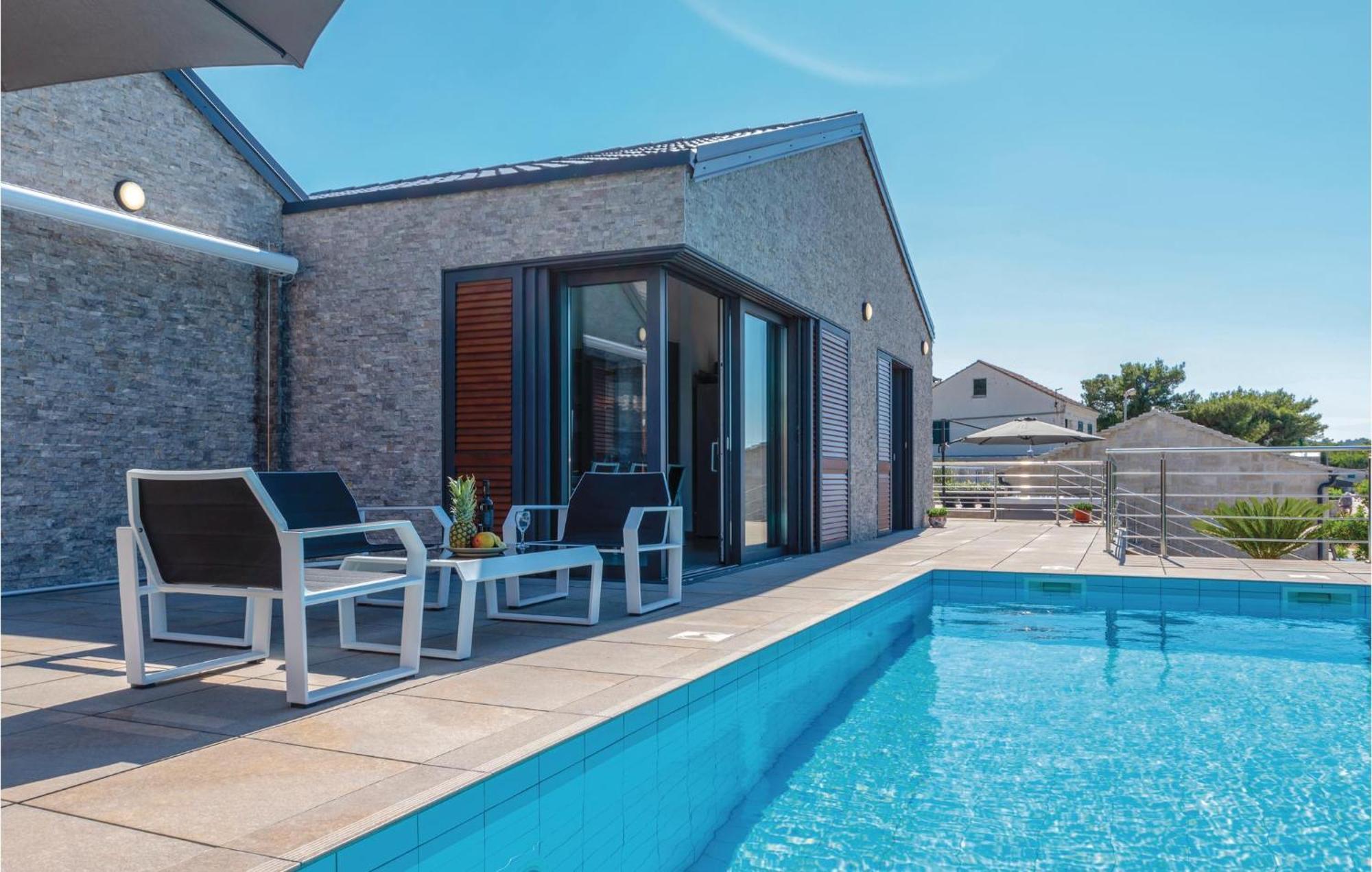 Nice Home In Kneze With Wifi Pupnat Exterior photo